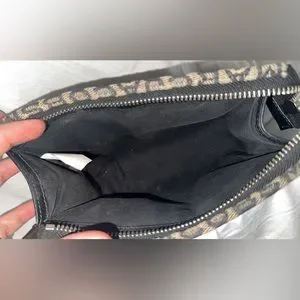 ★Marc Jacobs★9月8日までの特価★The Monogram Travel Pouch NEW Marc Jacobs The Monogram Jacquard Travel Pouch Clutch W